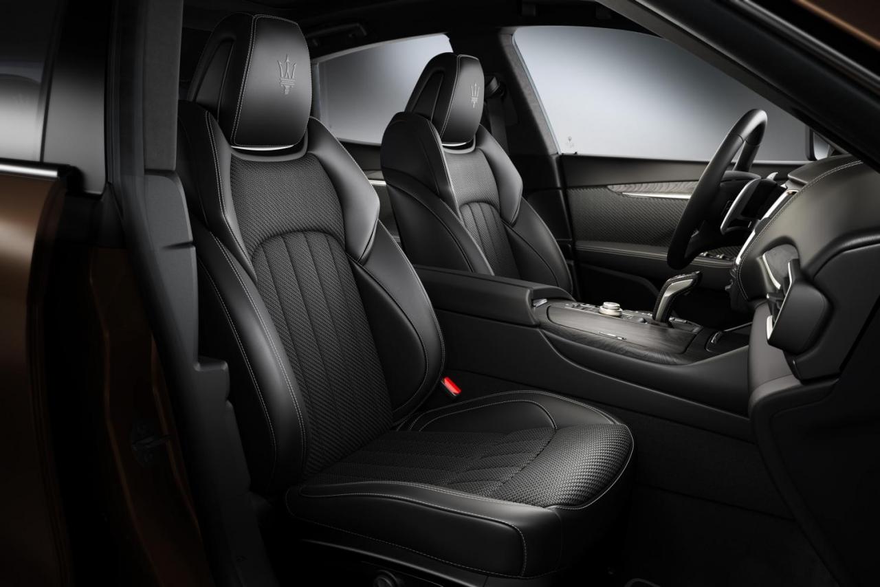 Small-15587-LevanteSQ4GranSportinteriorsZegnaPELLETESSUTA.thumb.jpg.30f88bcb33a0facf8522cb0060db7d40.jpg