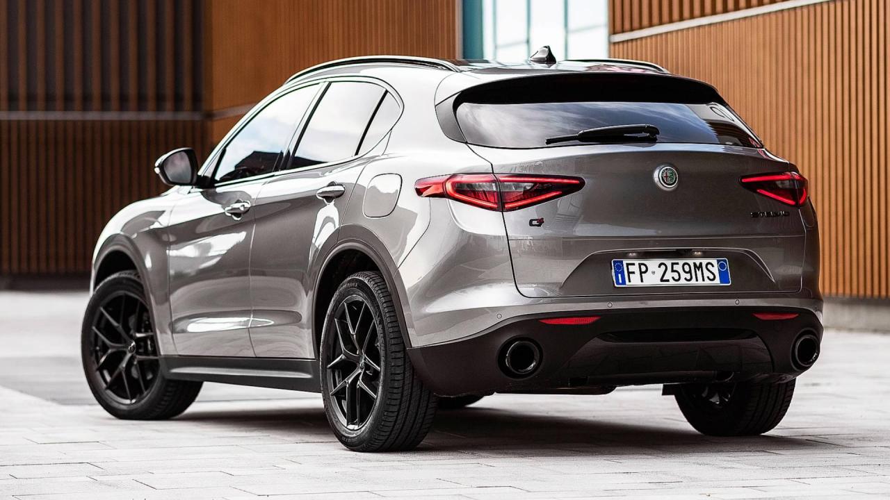 alfa-romeo-stelvio-b-tech.jpg