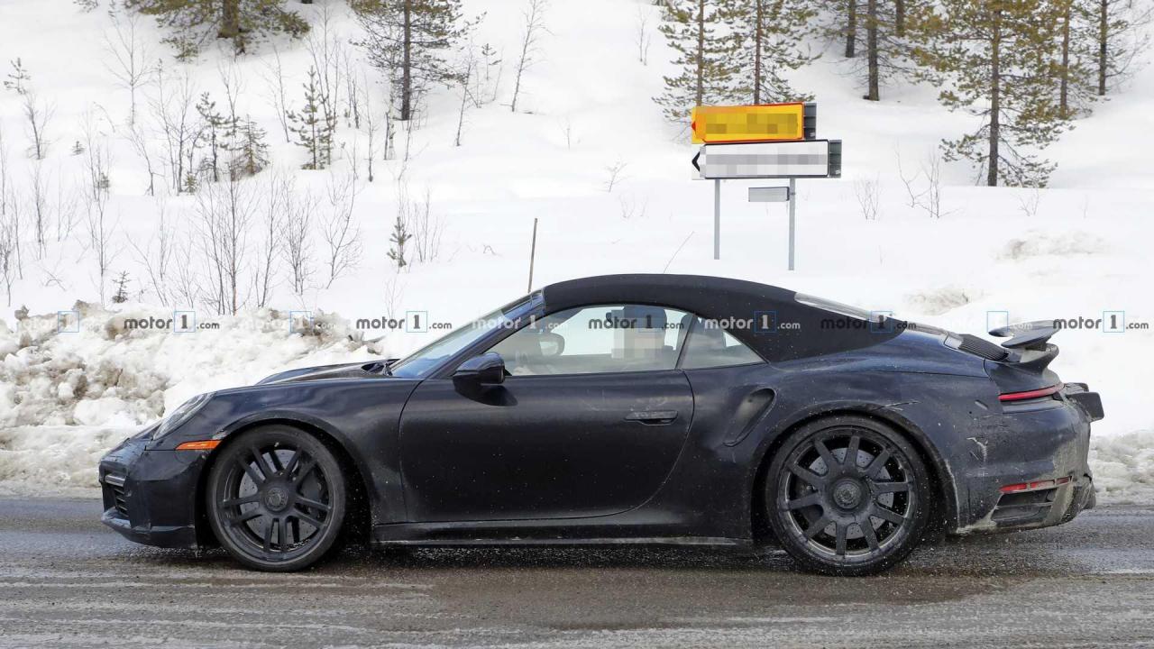 2020-porsche-911-turbo-cabriolet-new-spy-photo (2).jpg