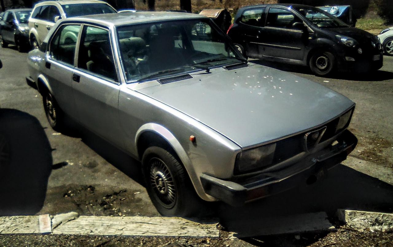 Alfa Romeo Alfetta 2.0 3_LI.jpg