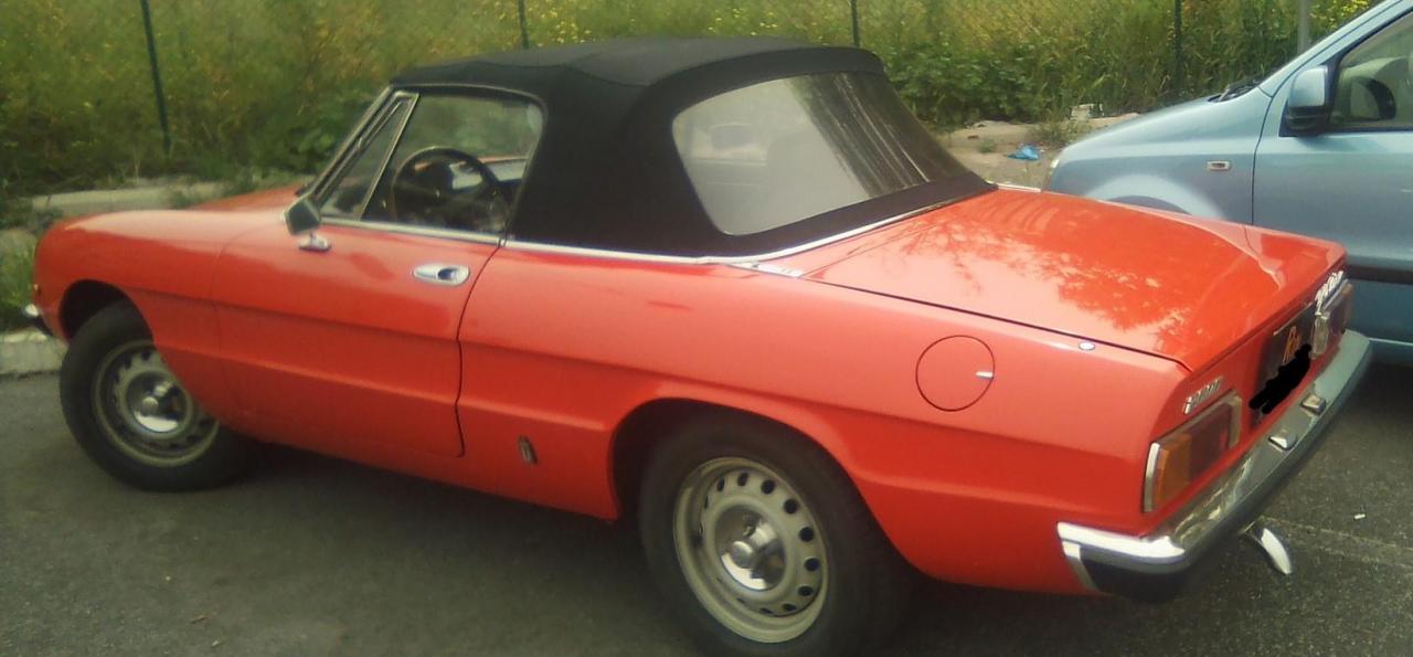 Alfa Romeo Spider 2000 2_LI.jpg