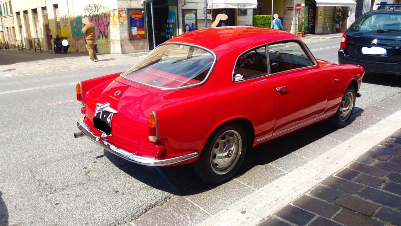 Alfa Romeo Giulietta Sprint 1_LI.jpg