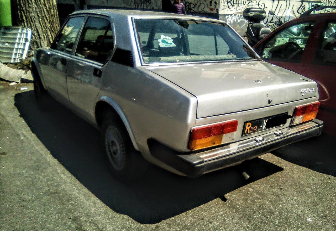 Alfa Romeo Alfetta 2.0 1_LI.jpg