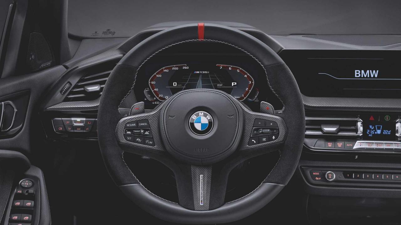 BMW M135i xDrive 2020 F40 con BMW M Performance Parts (15).jpg