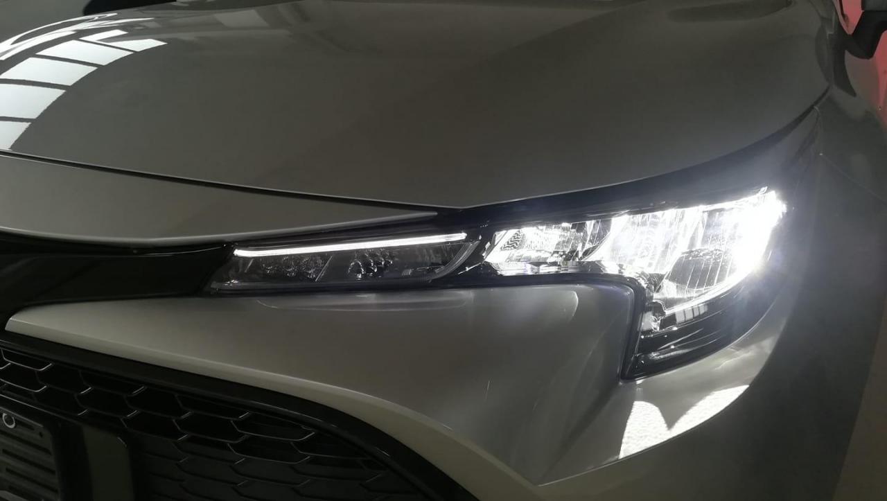 toyota corolla active 2019 fari led.jpg