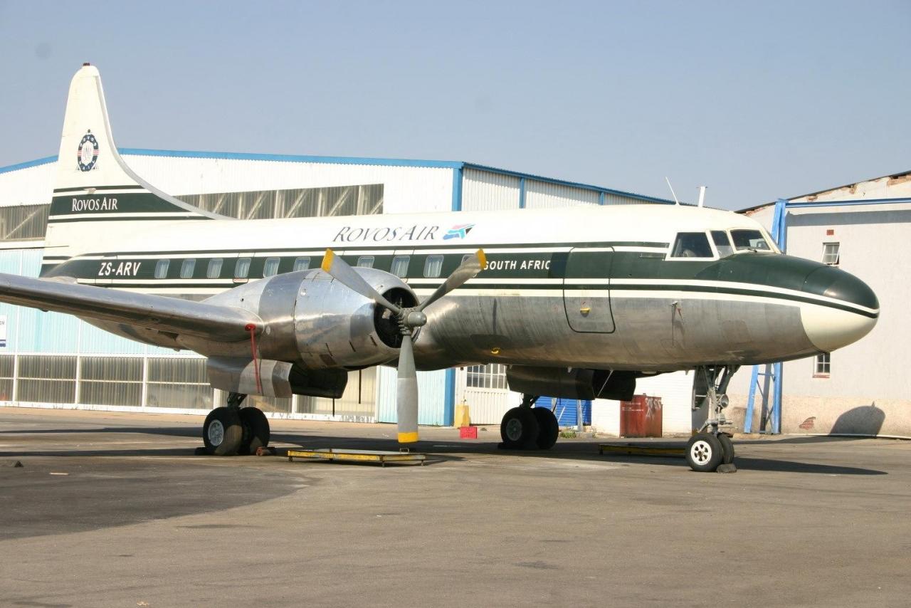 ZS-ARV_Convair_CV.340_Rovos_Air_(7684844846).jpg