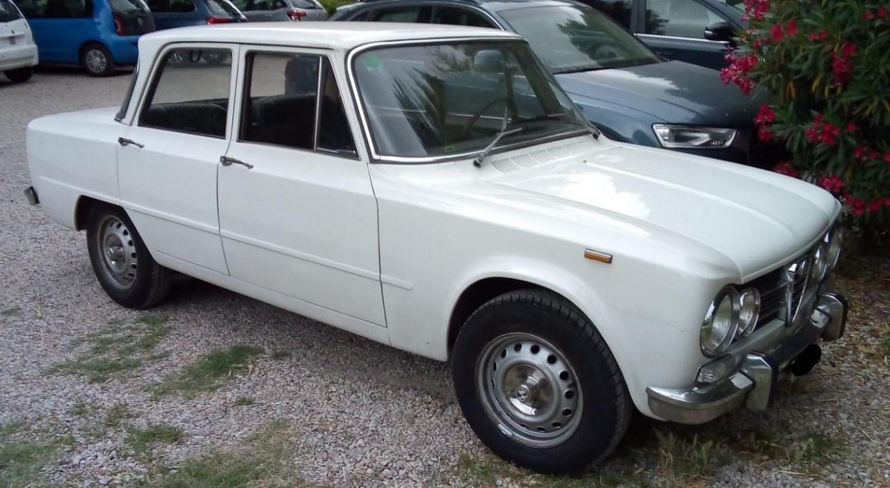 1536512634_AlfaRomeoGiuliaSuper1.32_LI.thumb.jpg.97157770dff8b9f244d22464260b8bb5.jpg