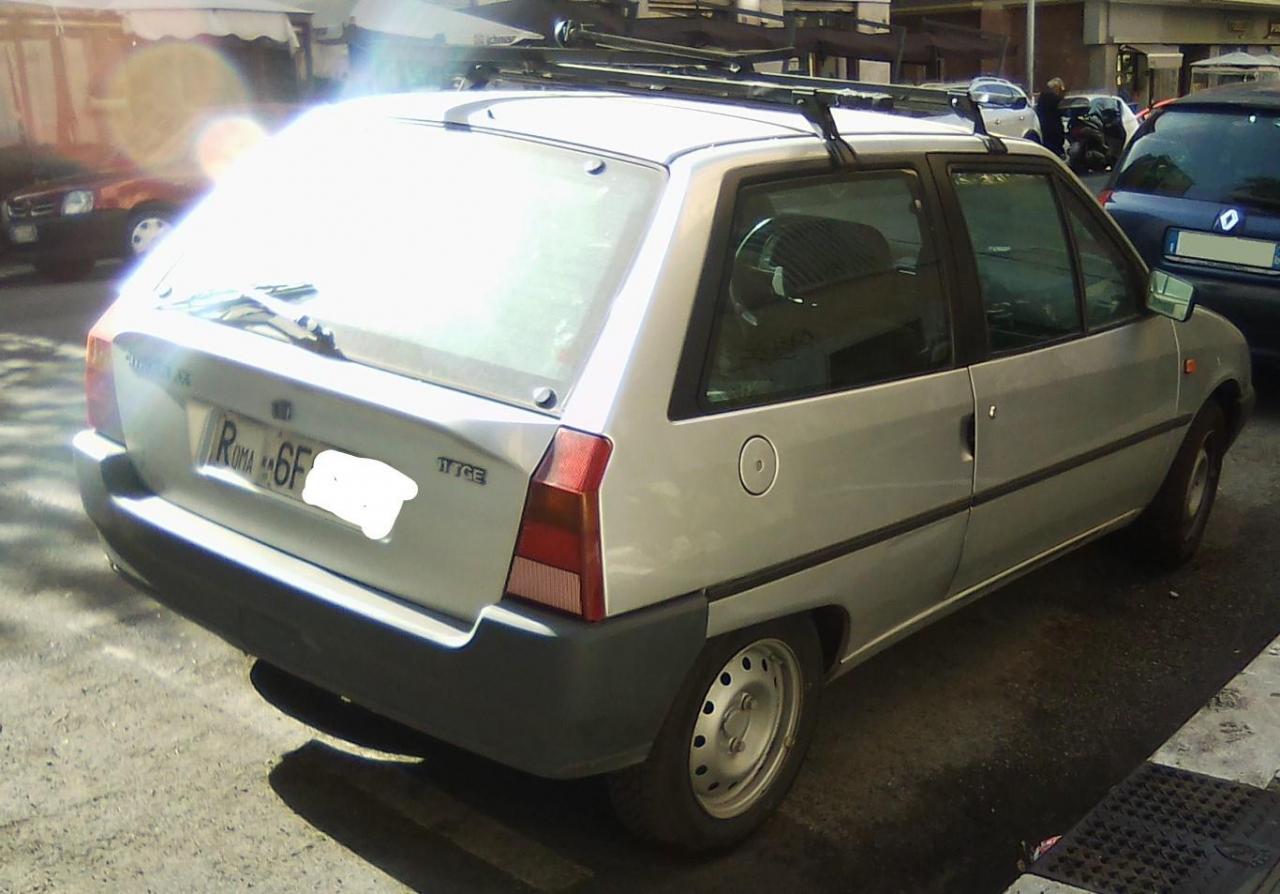1605670631_CitroenAX11TGE_LI.thumb.jpg.f8075acb53debd00e540c3ad3dce696a.jpg