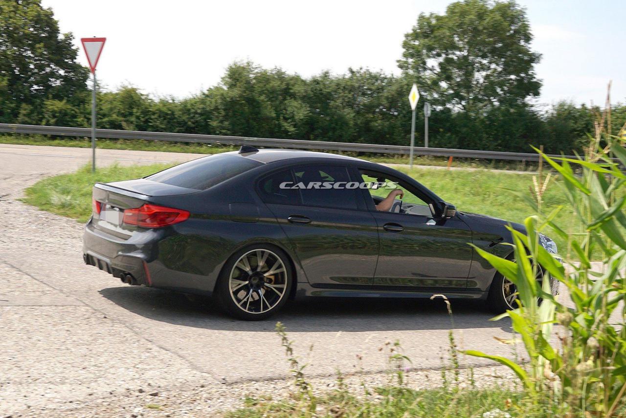 BMW M5 M xDrive F90 LCI 2021 Spy (4).jpg