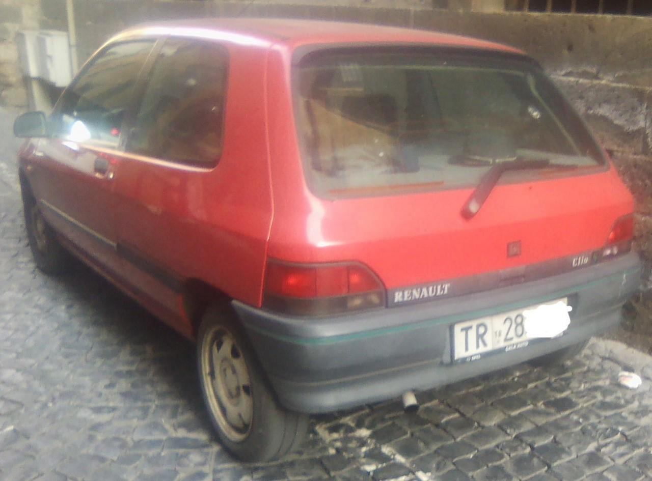 31908387_RenaultClioS2_LI.thumb.jpg.c2f8ce38219bbbc838b560bfb8b3752a.jpg