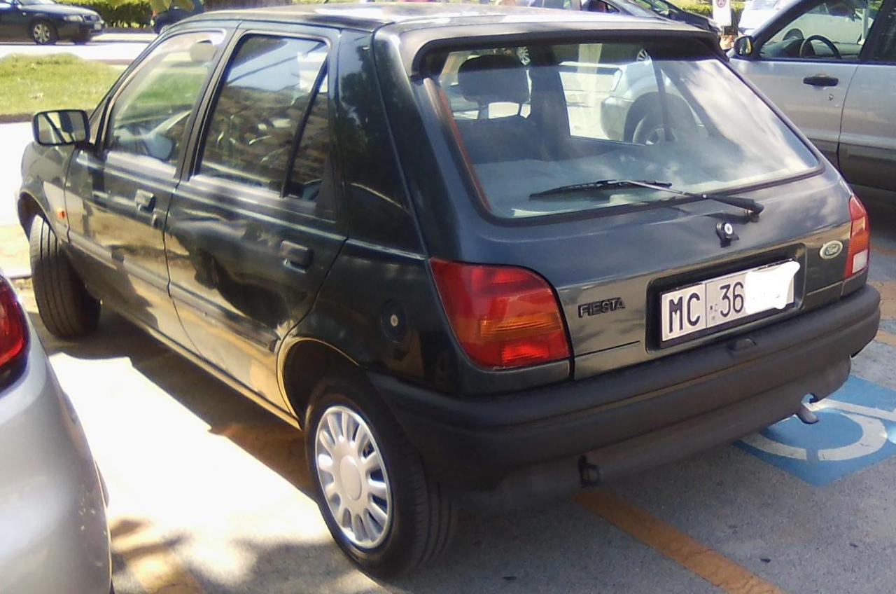 892395872_FordFiesta1.3i_LI.thumb.jpg.6d32bf3269149df5d23cc9066b104a98.jpg