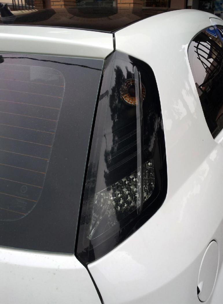 954-xcms_label_galleryfiat_Grande_punto_led_neri_fumè2_20130327_174326.jpg