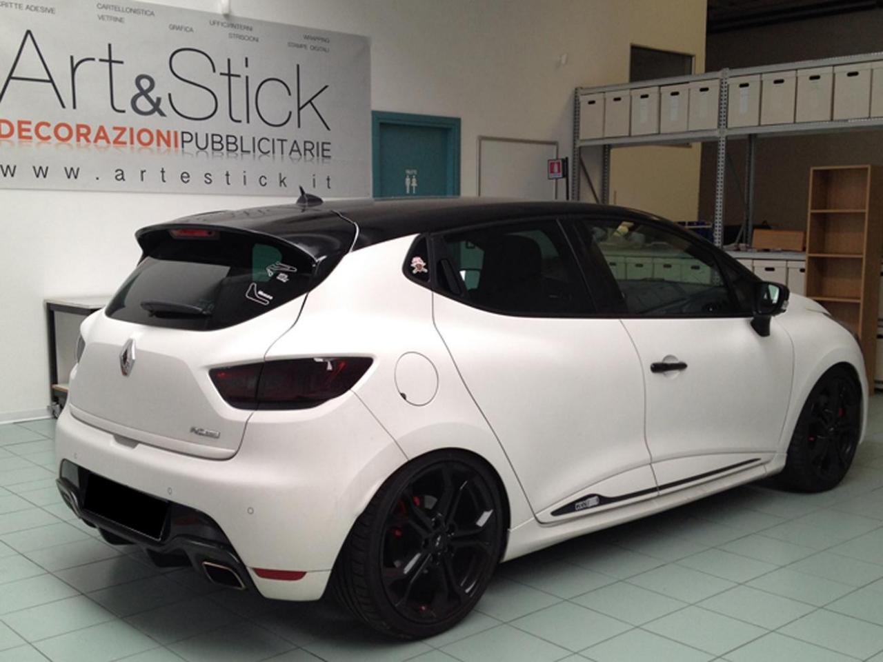 RENAULT-CLIO-RS-oscuramento-fari-pellicola-e-wrapping-bianco-opaco-nero-lucido-1.jpg