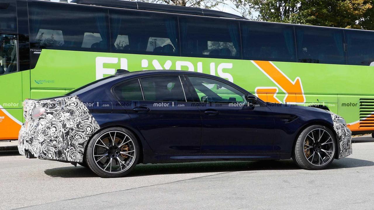 BMW M5 facelift 2021 Spy LCI - BMW M5 F90 (8).jpg