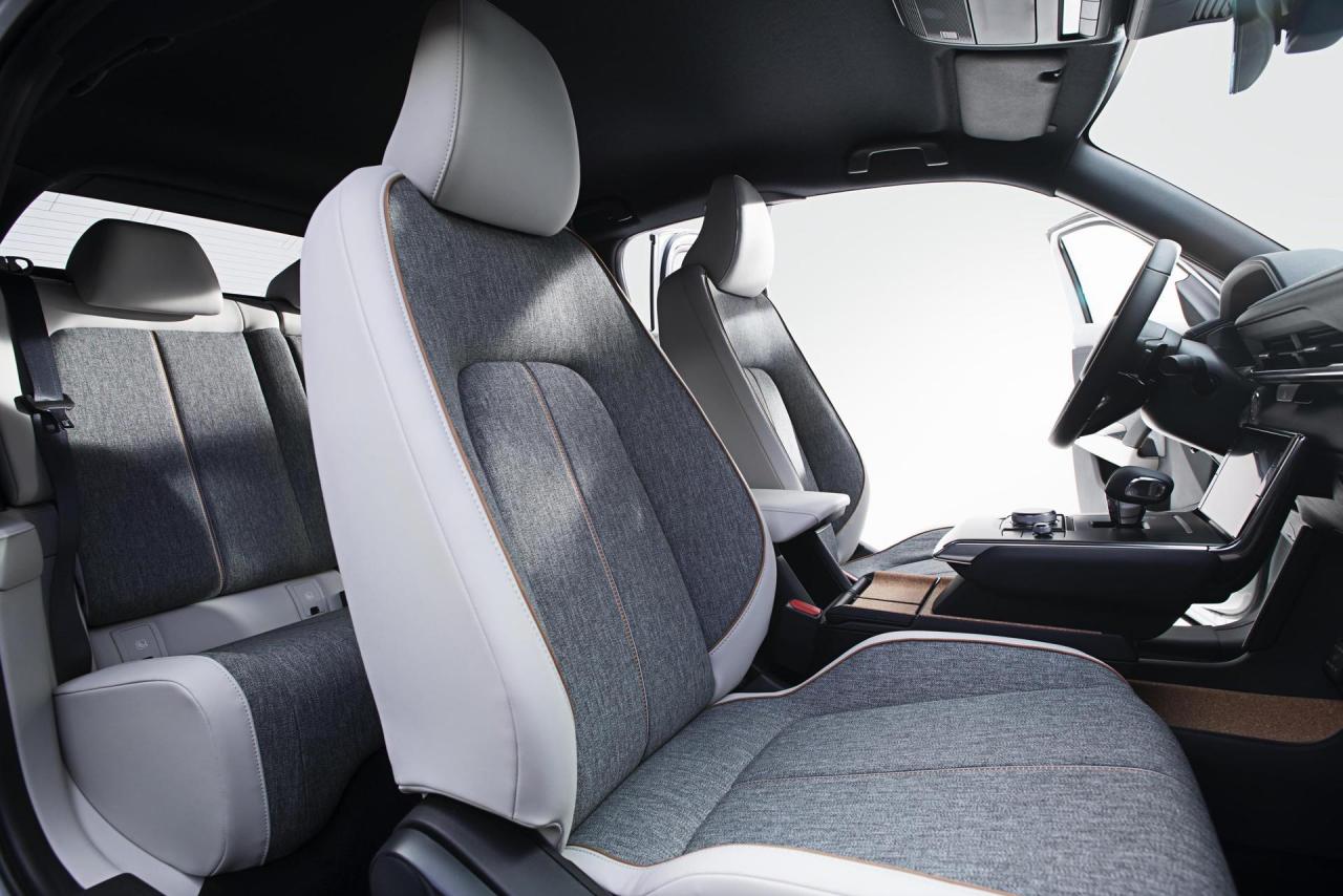 mazda_100721156_h.jpg