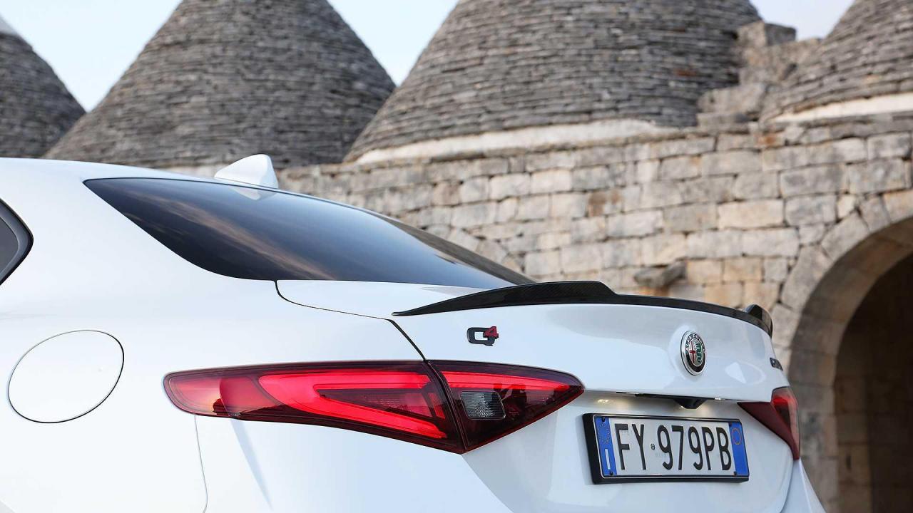 alfa-romeo-giulia-my2020 (8).jpg