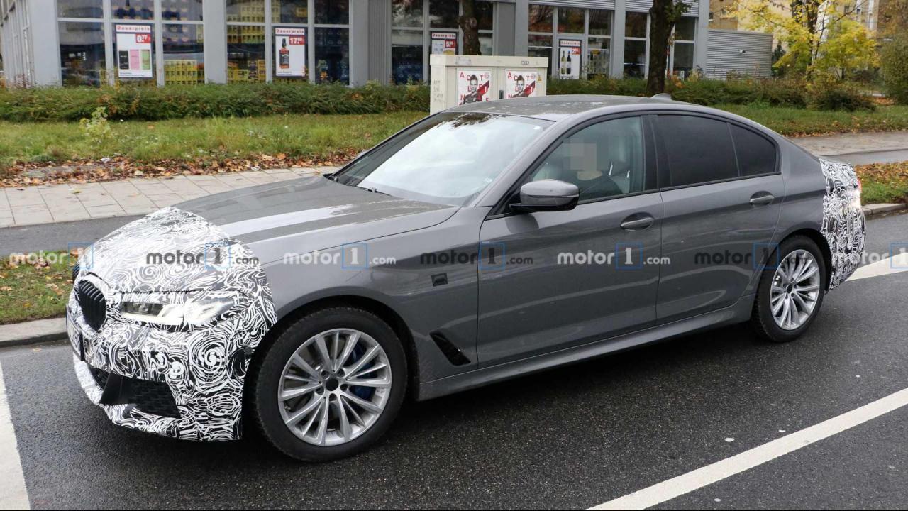 BMW Serie 5 Facelift M Sport Spy G30 (4).jpg