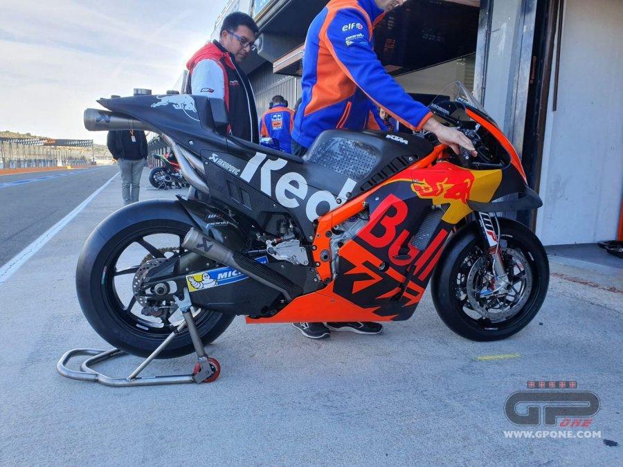 ktm-2019-20202-1574243848-900x675.jpeg.fc113a7b7b993e3d12b379bb8da6ae87.jpeg