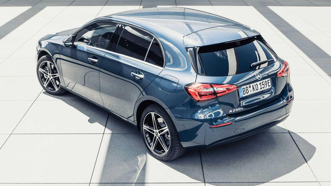 mercedes-benz-a-250e-und-b-250e-2019 (4).jpg