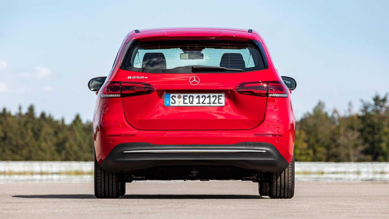 mercedes-benz-a-250e-und-b-250e-2019 (12).jpg