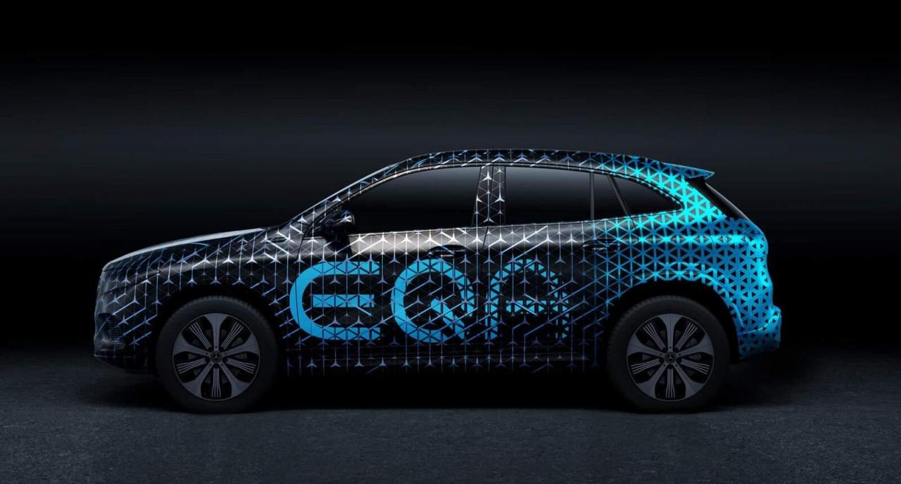 EQA_H243_Mercedes_2020_Bild_Offiziell_19C1015_001-2048x1099.jpg