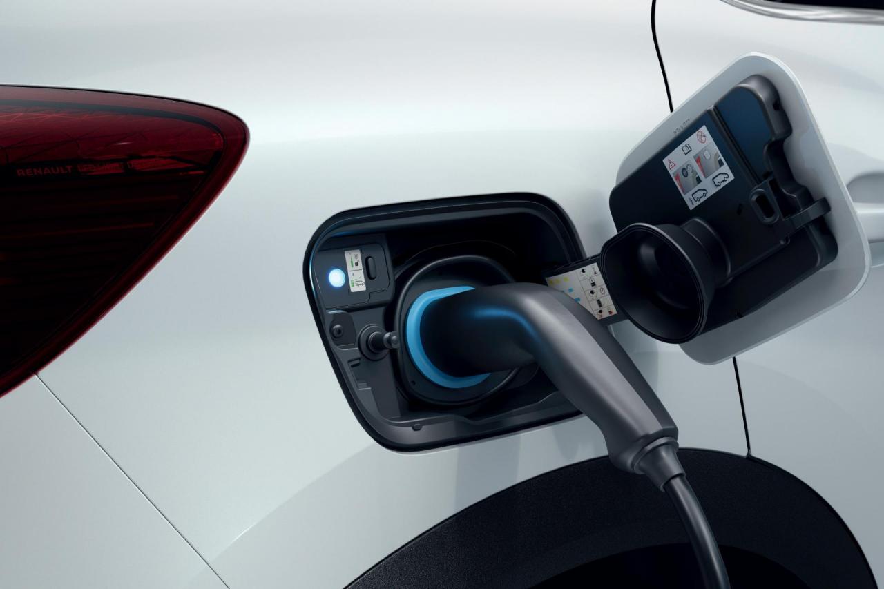 2020-Renault-Captur-E-Tech-plug-in-hybrid-2.jpg