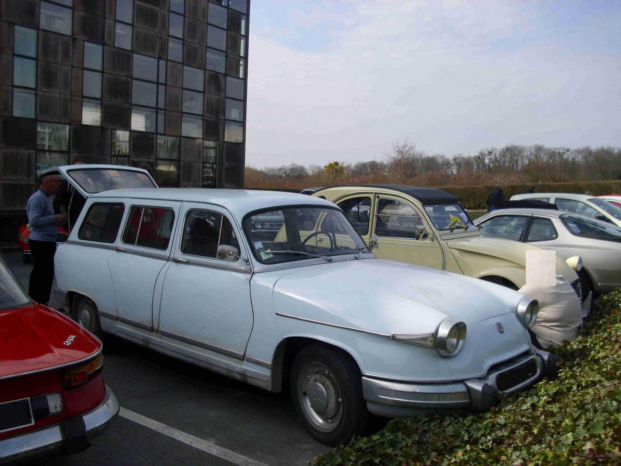 Panhard_PL_17_Kombi_1963-1965.jpeg