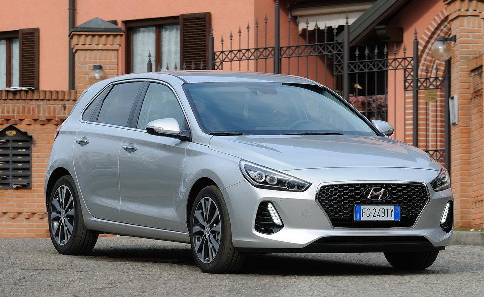 hyundai-i30-16-crdi-2017-04_49.jpg.8717e1c4c24f3d81e85ce8d681952936.jpg