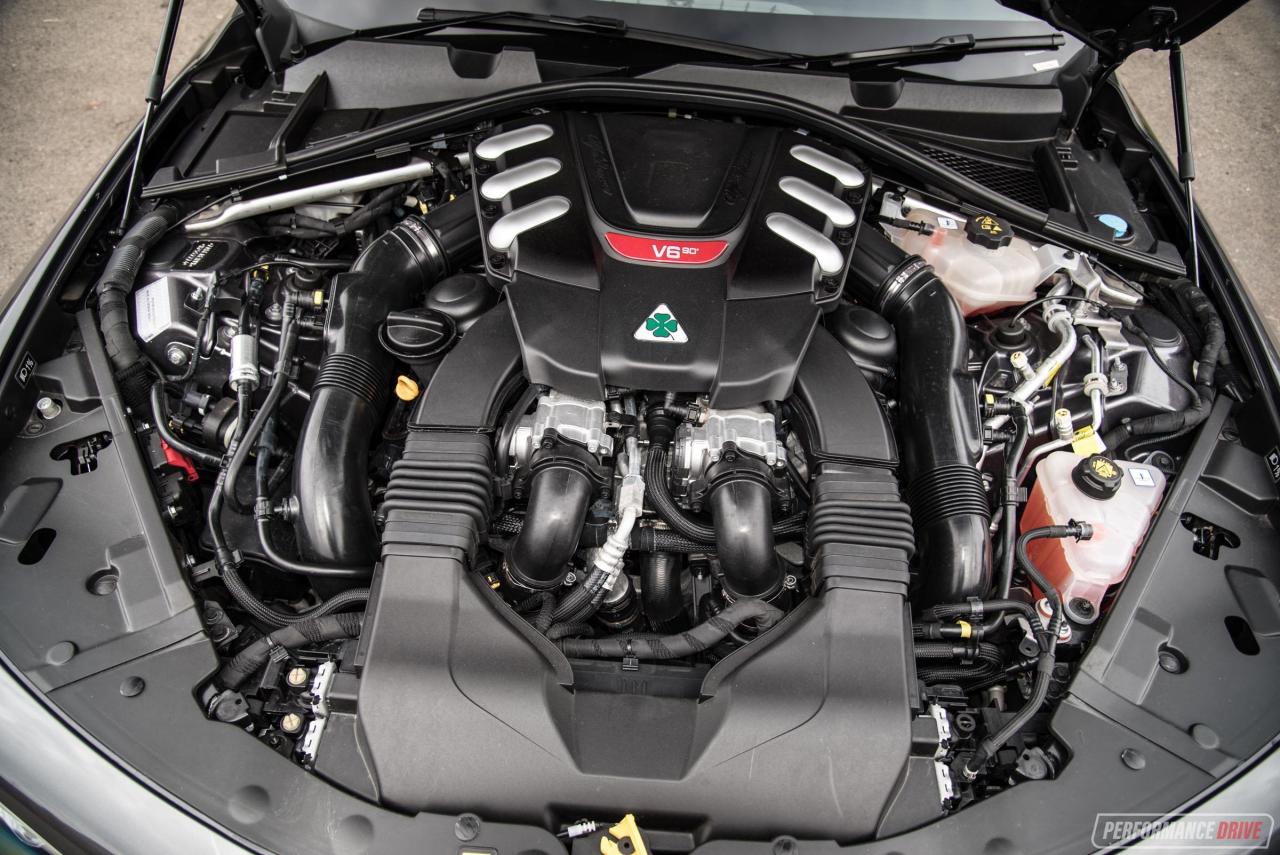 2018-Alfa-Romeo-Giulia-Quadrifoglio-engine.jpg
