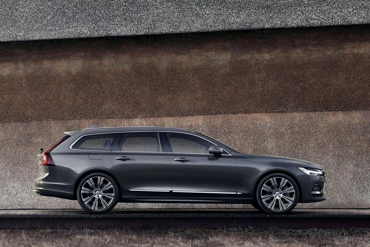 2021-Volvo-S90-hybrid-in-Platinum-Grey-11.jpg