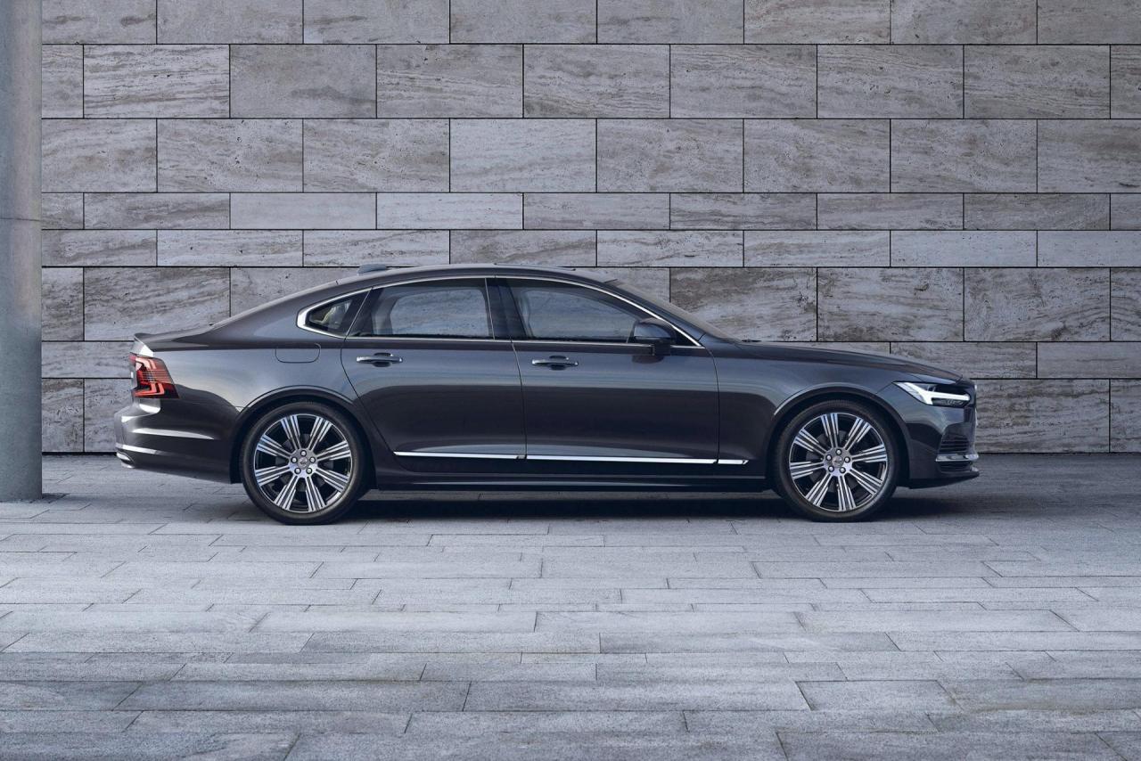 2021-Volvo-S90-hybrid-in-Platinum-Grey-6.jpg