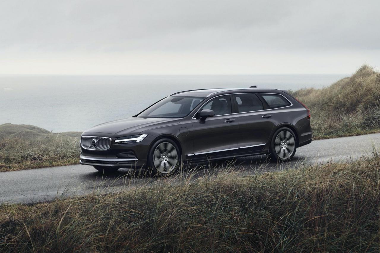 2021-Volvo-S90-hybrid-in-Platinum-Grey-9.jpg