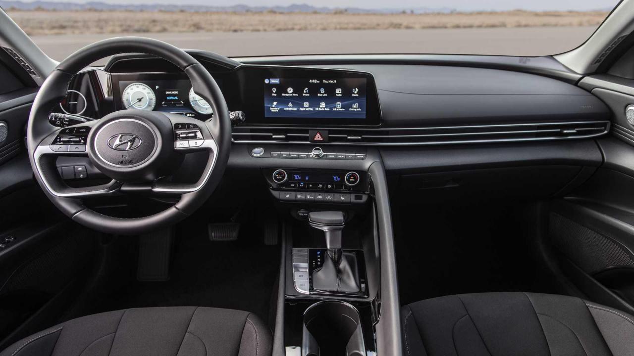 2021-hyundai-elantra (9).jpg