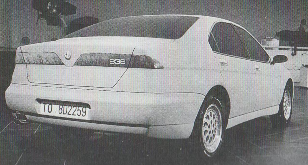 Bertone 936 1993-5 posteriore.jpg