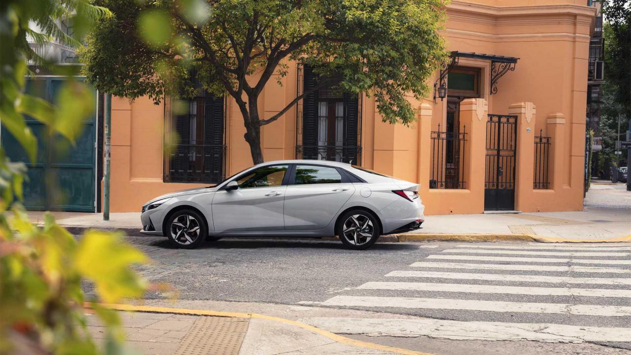 2021-hyundai-elantra (6).jpg