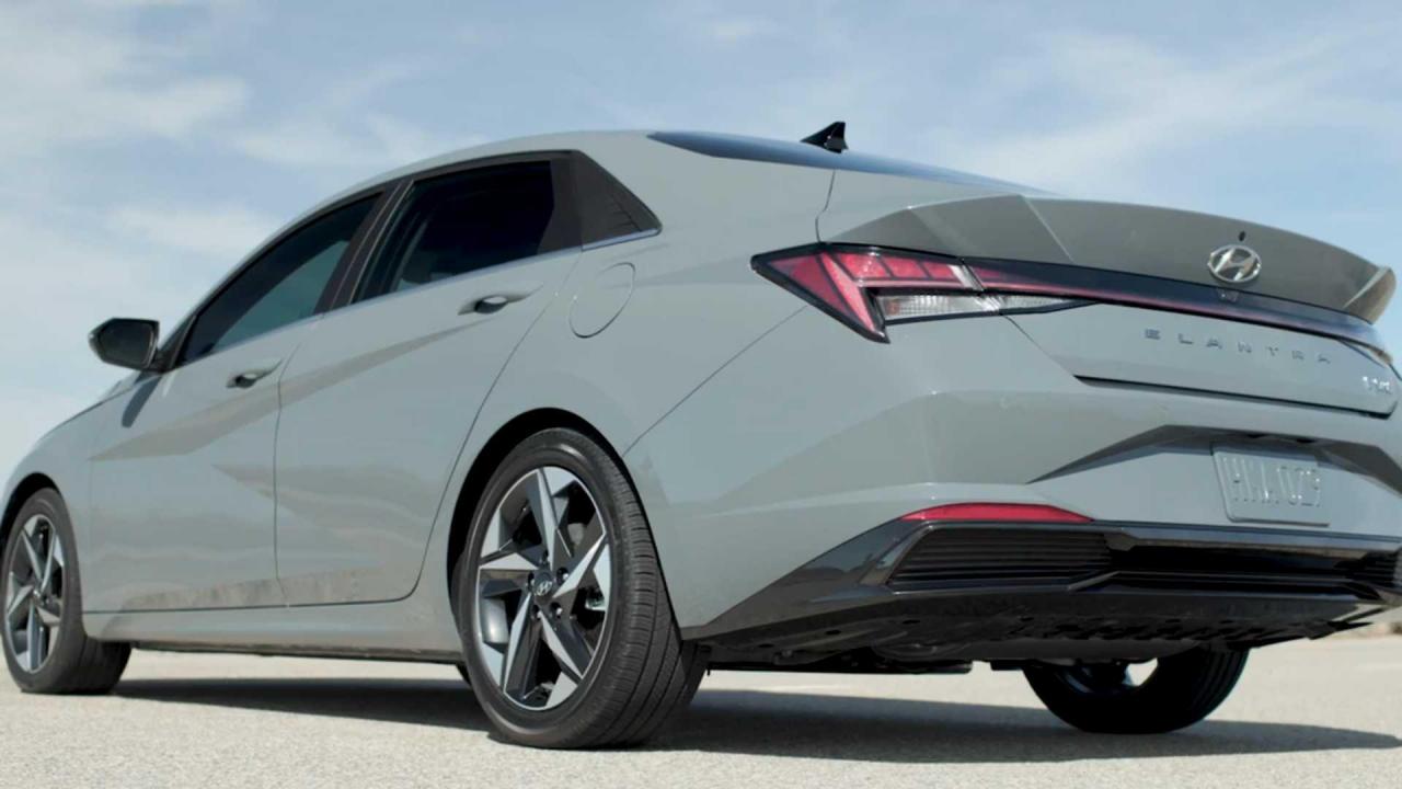 2021-hyundai-elantra-hybrid (1).jpg