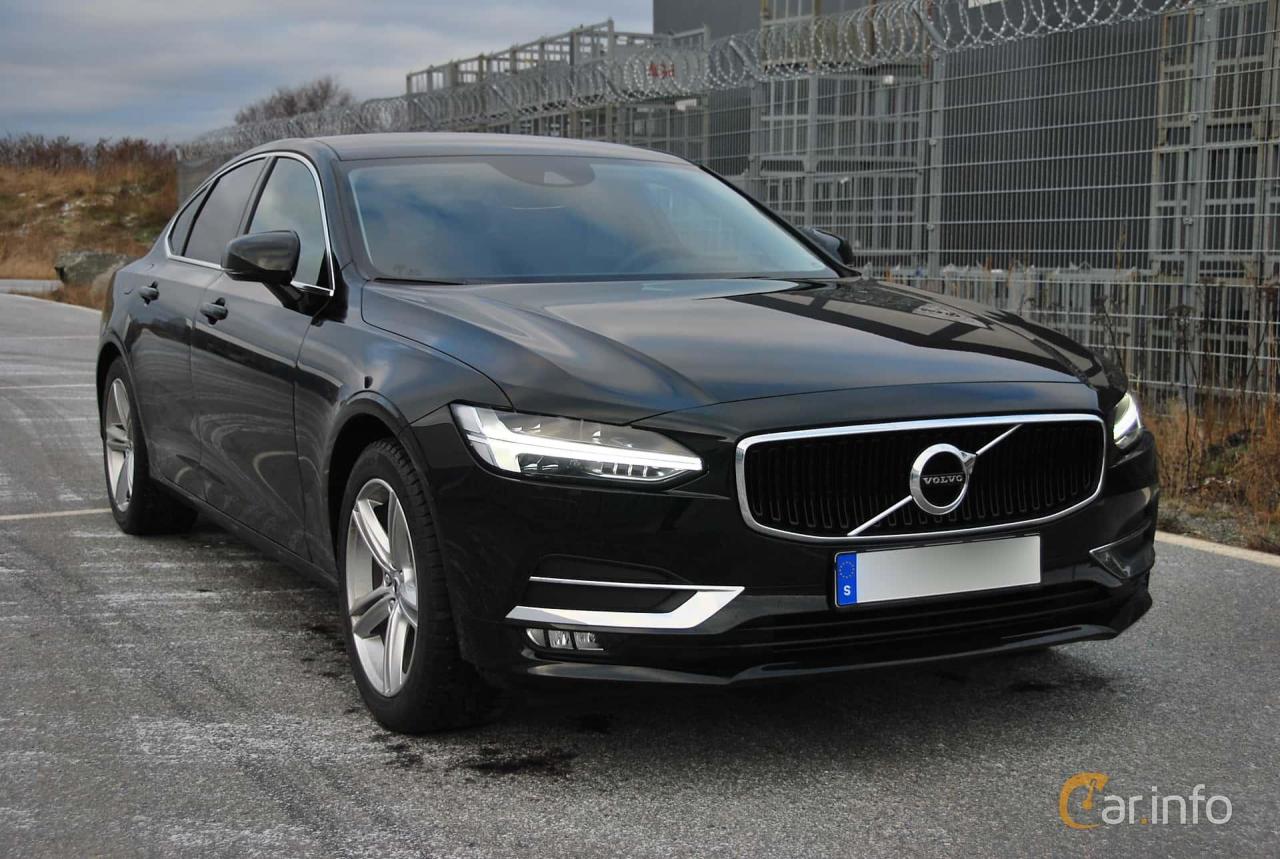 volvo-s90-front-side-2-468102.jpg