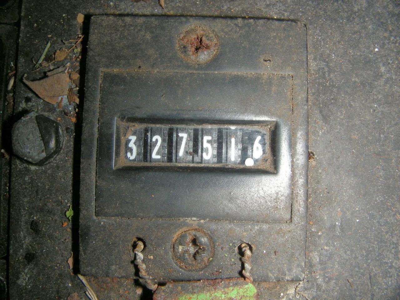 1667875876_AstonMartinLagondaOdometer.thumb.jpg.43c17a192afefcd6fa3b3bda0538adba.jpg