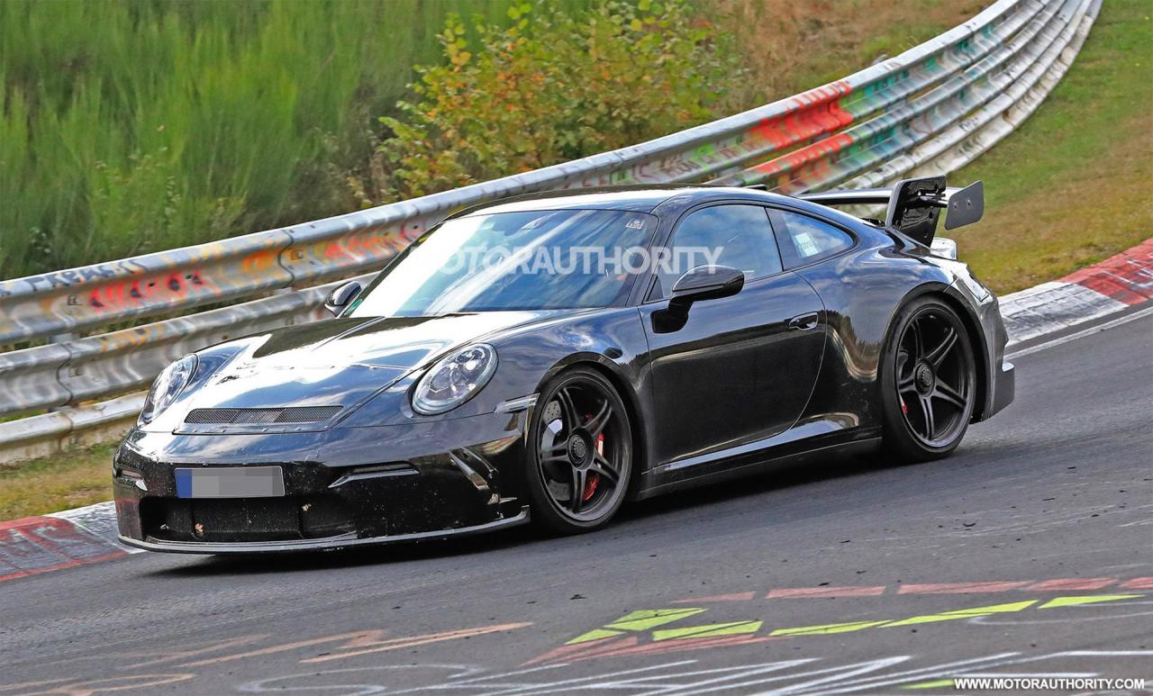 2021-porsche-911-gt3-spy-shots_100675092_h.jpg