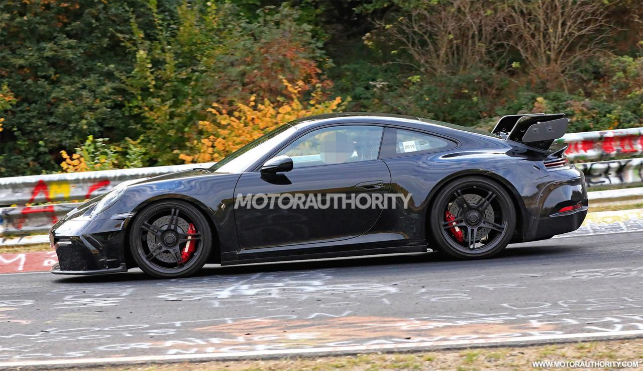 2021-porsche-911-gt3-spy-shots_100675094_h.jpg