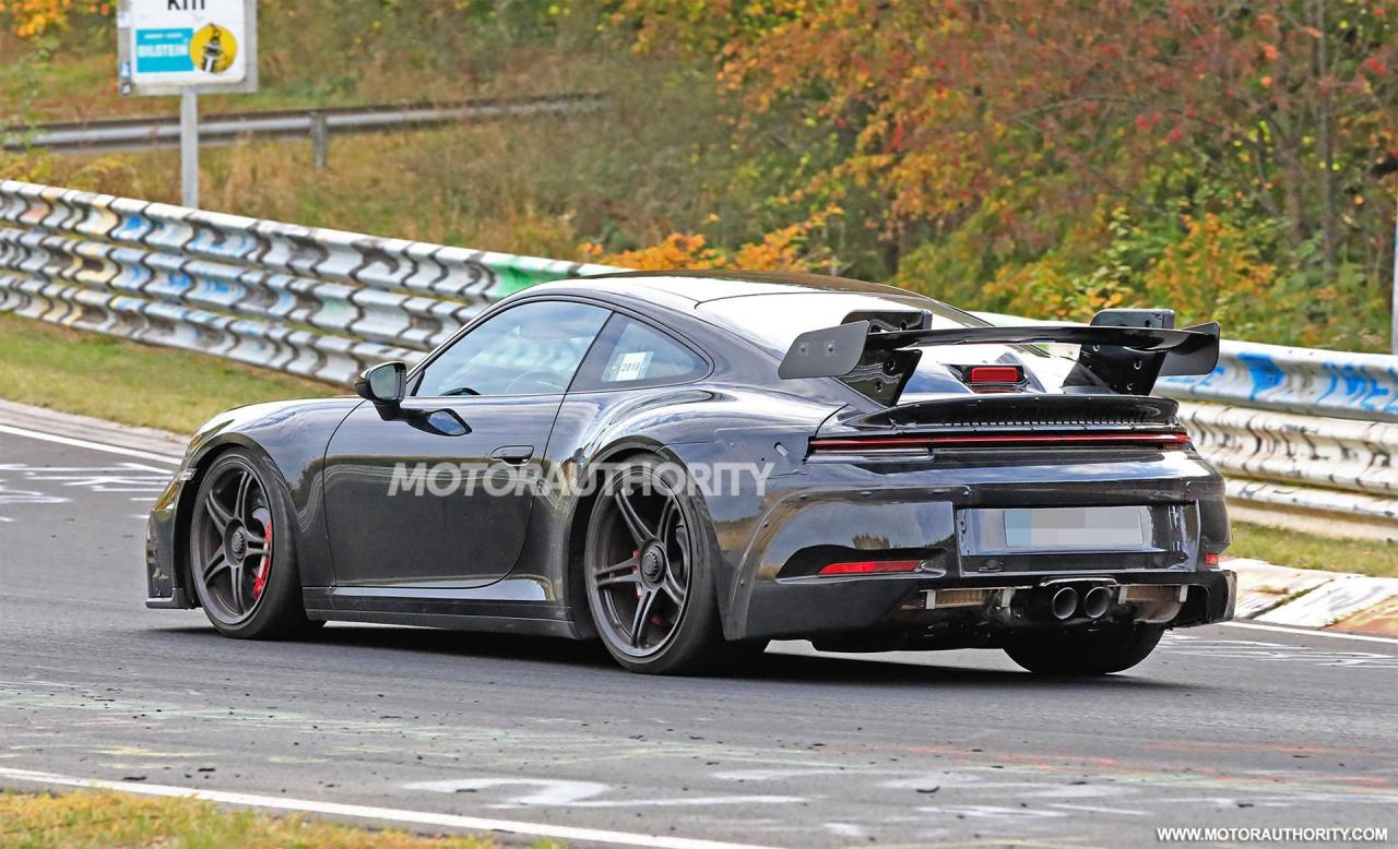2021-porsche-911-gt3-spy-shots_100675097_h.jpg
