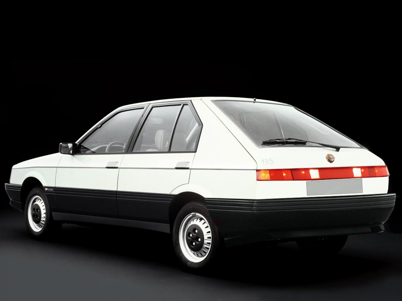 1822065103_AlfaRomeo1355p1988-1994.thumb.jpg.78512281005cd1723dd9dc7ddeb21312.jpg