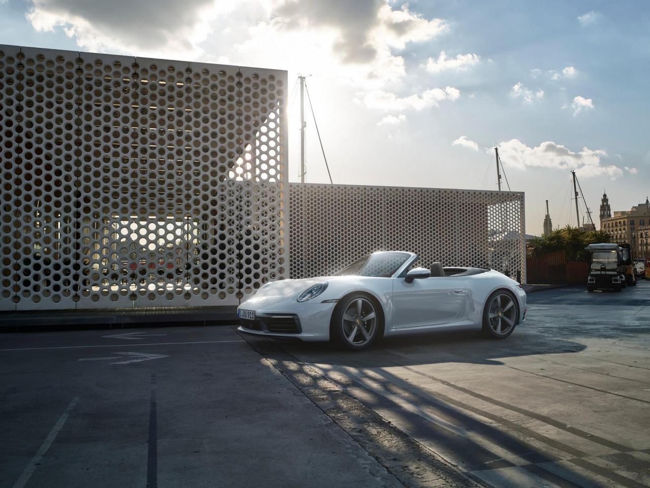 b7b71323-2020-porsche-911-carrera-4-cabriolet-3.jpg