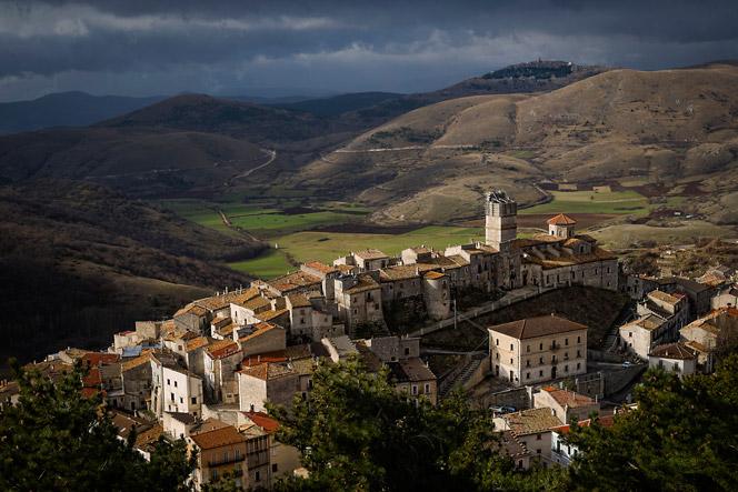 castel-del-monte-01.jpg.9564b1bb6116d69e88ffe302536fd506.jpg