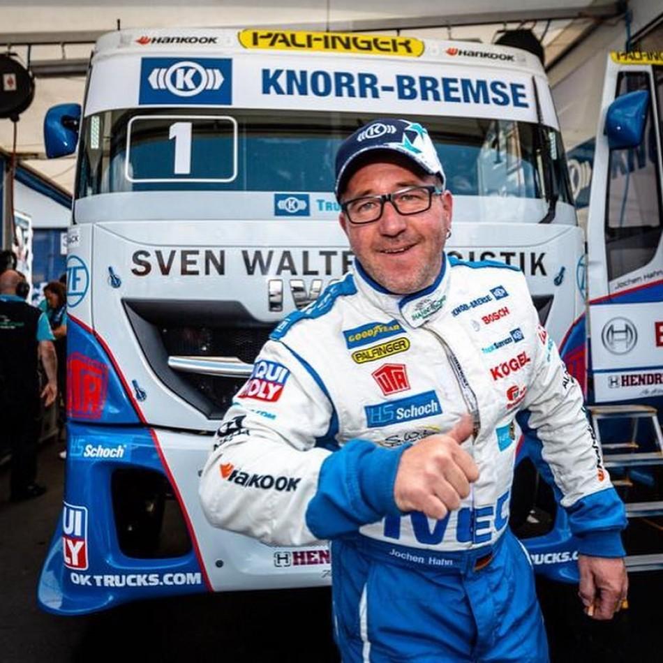 jochen_hahn_-_le_mans.jpg.017460216f897c70dcf1370750bc6cce.jpg