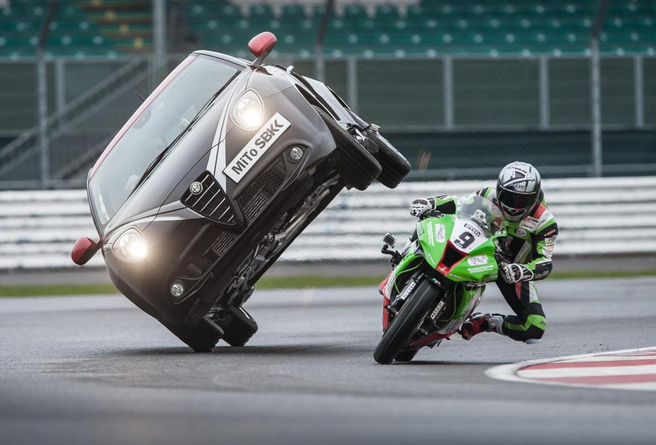 Alfa_-Mito-SBK-_-stunt-01.thumb.jpg.bd85689fa291063441a452e48438ab3e.jpg