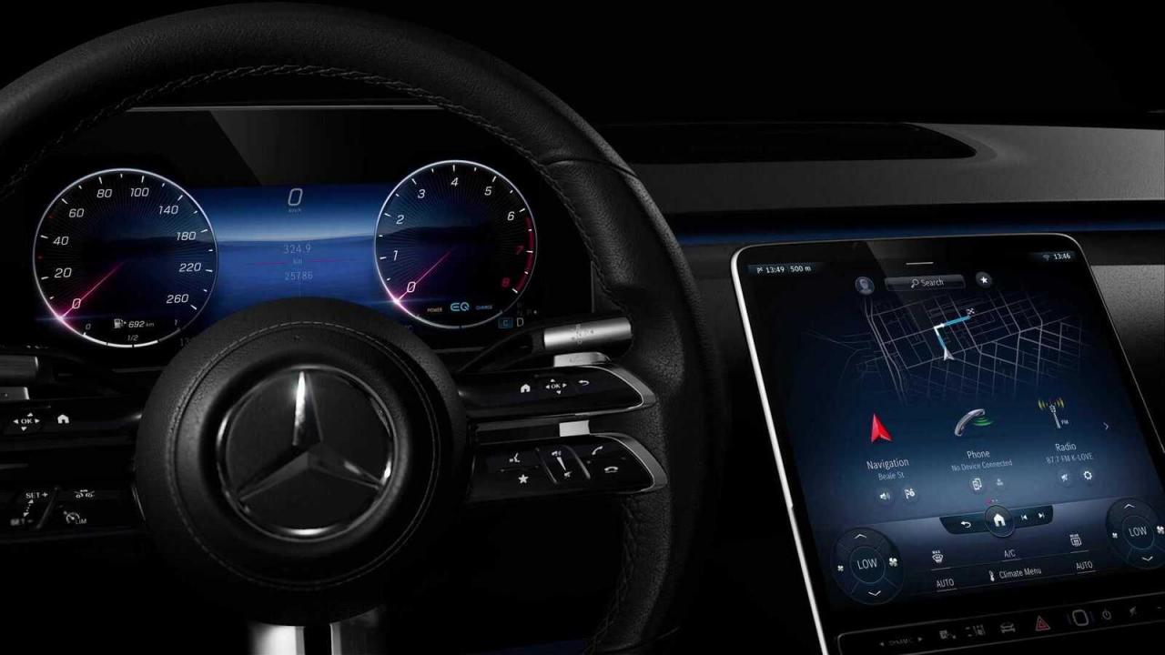 2021-mercedes-s-class-with-mbux (4).jpg