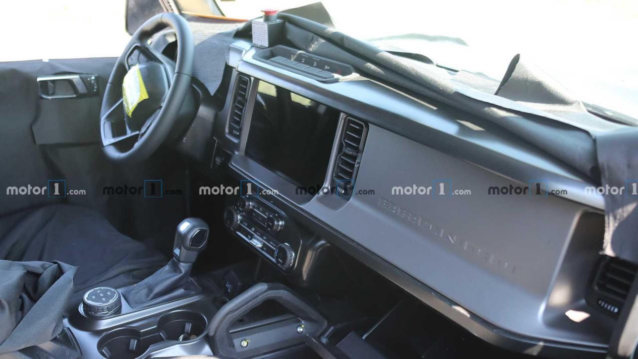 2021-ford-bronco-spy-photo (3).jpg