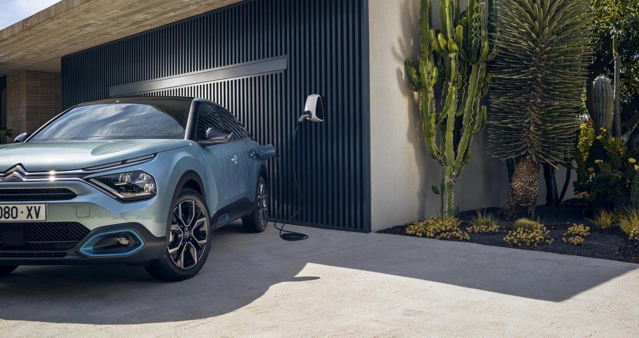 2020-citroen-c4-unveiled-officially-8.jpg