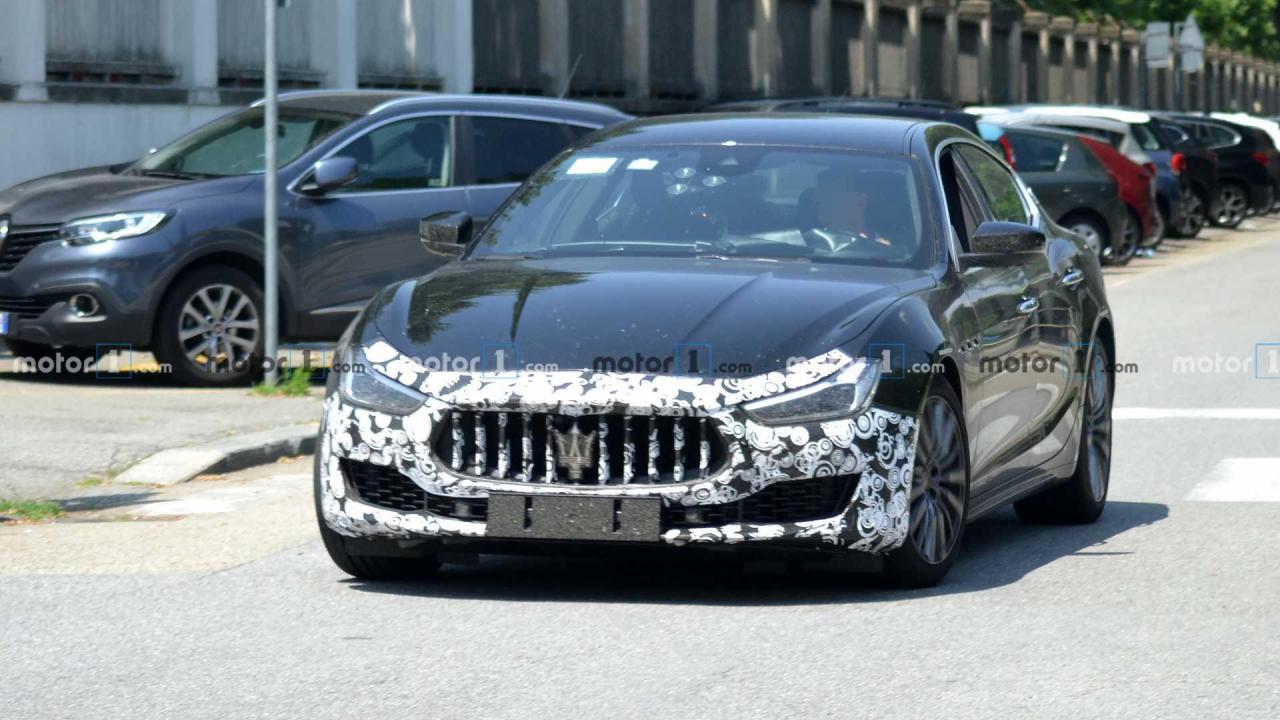 2021-maserati-ghibli-facelift-spy-photo.thumb.jpg.888a7426de667cb4d0afae921bf16cf3.jpg